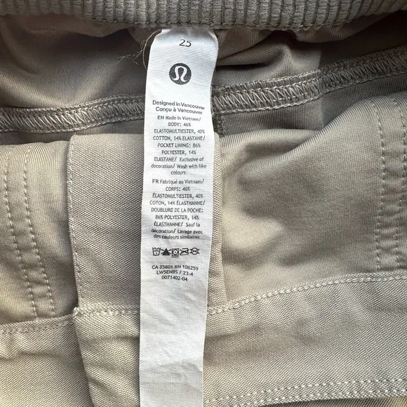 Lululemon Light Utilitech Beige Cargo Pants Women’s Pocket High Rise Sz 25